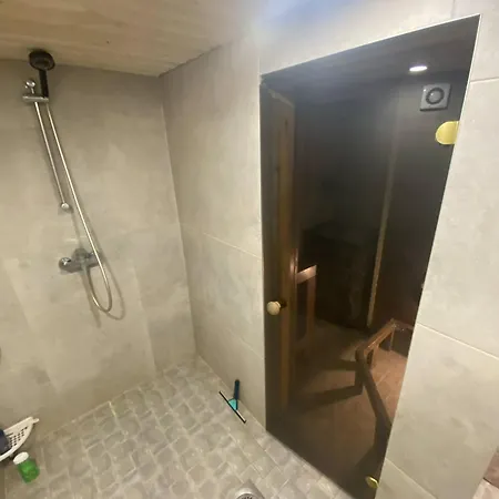 Joe Laeheduses Asuv Maja Perele Παρνού